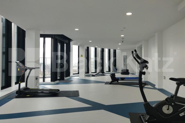Situated on the 20th floor of The Ceramic Building with concierge and gym.  The Ceramic Building, Newington Causeway , Borough SE1